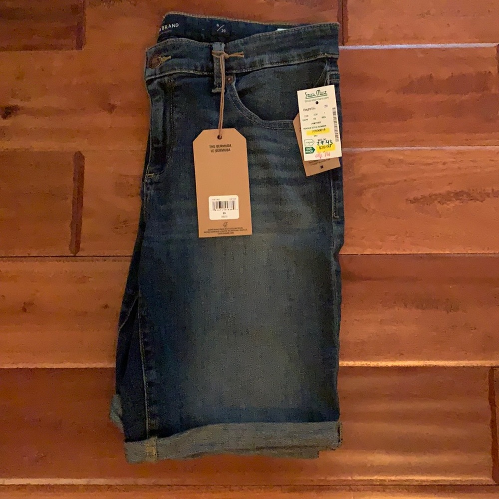 NWT lucky brand Bermuda shorts size 8